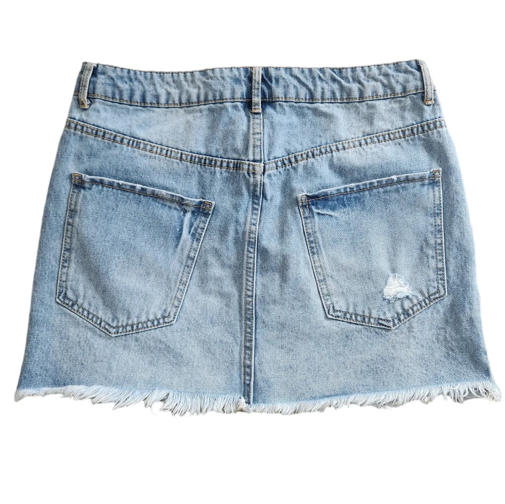 Forever 21 Distressed  Denim Light Wash  Mini Skirt Size 29